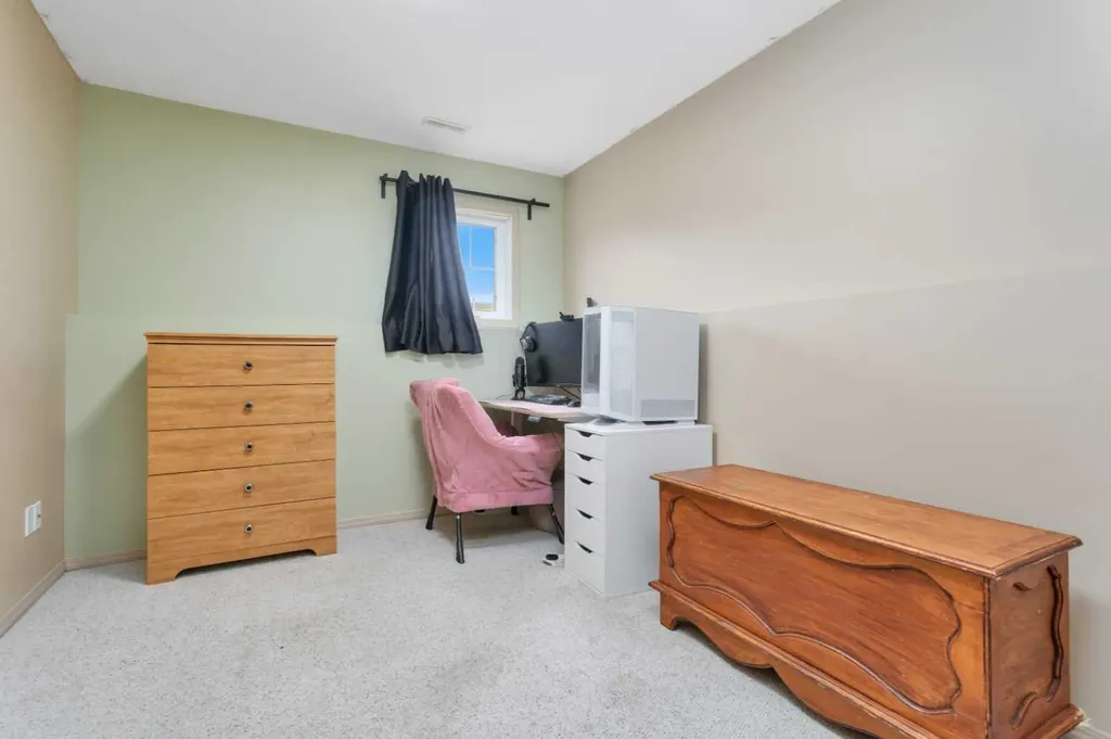 70 Garden Road Lacombe AB T4L2P1