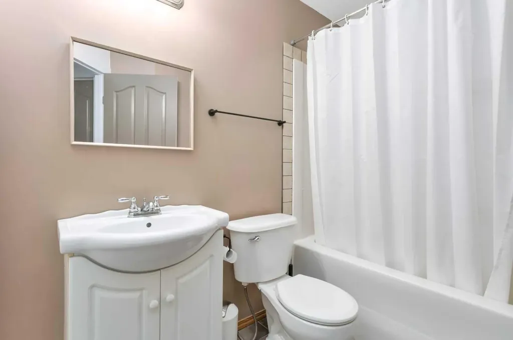 70 Garden Road Lacombe AB T4L2P1