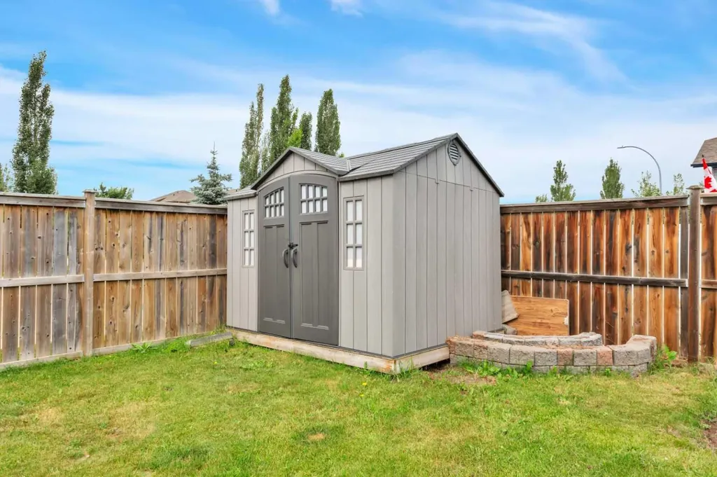 70 Garden Road Lacombe AB T4L2P1