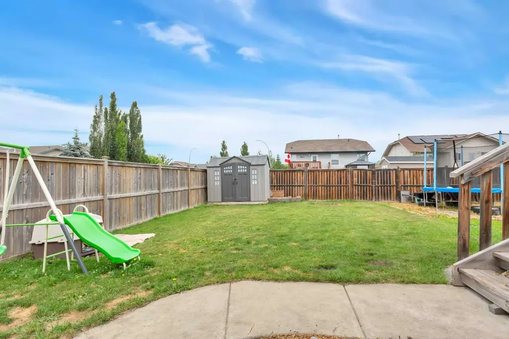 70 Garden Road Lacombe AB T4L2P1