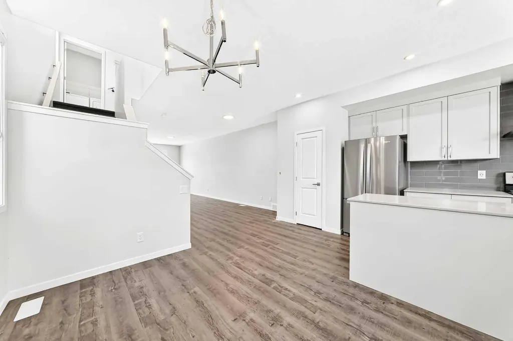 41 Corner Glen Row NE Calgary AB T3N 1B9