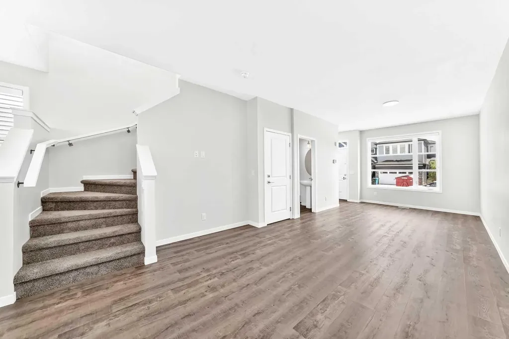 41 Corner Glen Row NE Calgary AB T3N 1B9