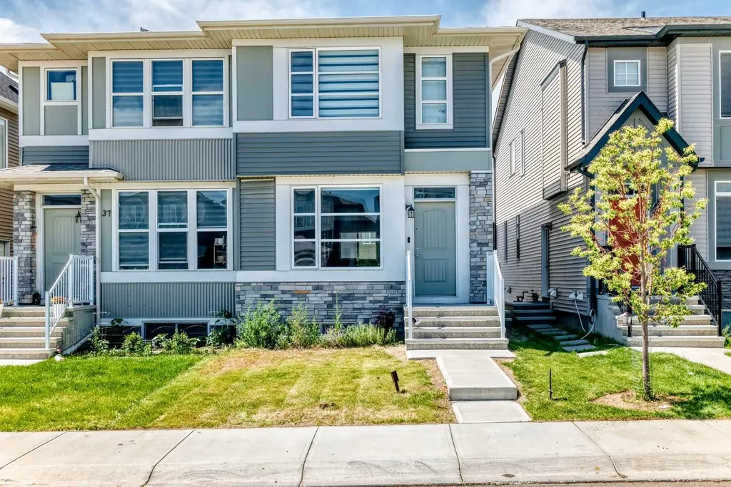 41 Corner Glen Row NE Calgary AB T3N 1B9