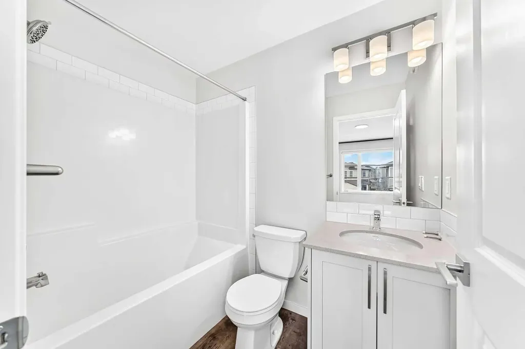 41 Corner Glen Row NE Calgary AB T3N 1B9