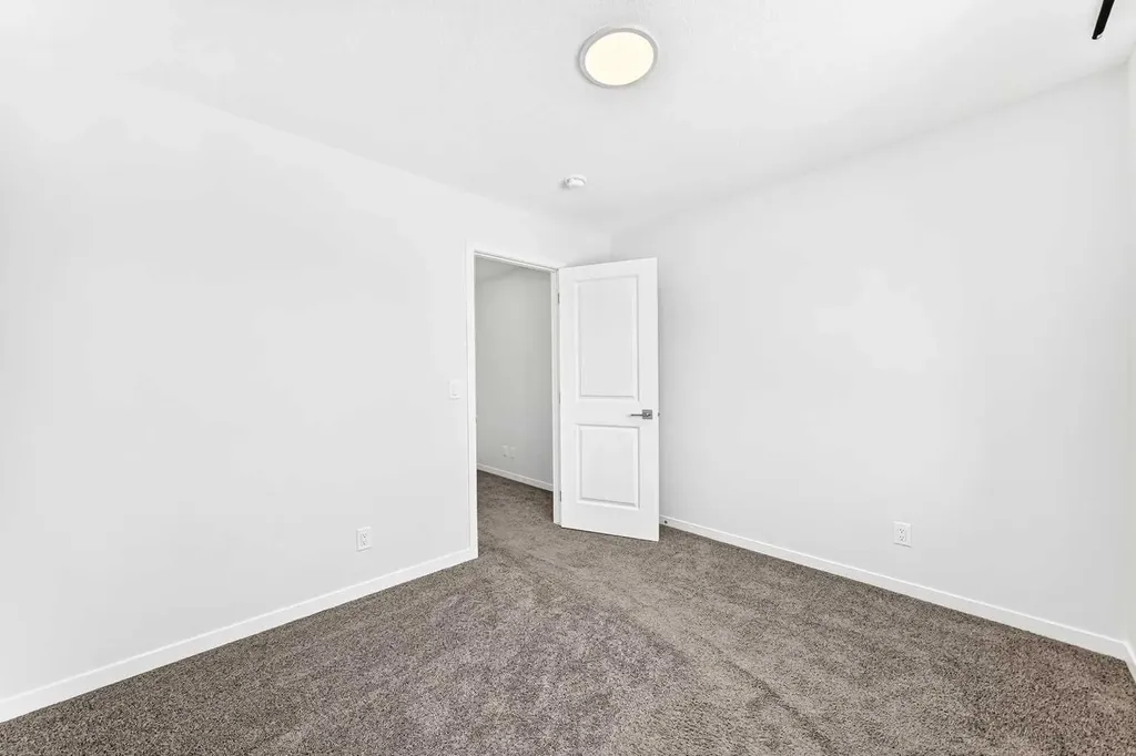 41 Corner Glen Row NE Calgary AB T3N 1B9