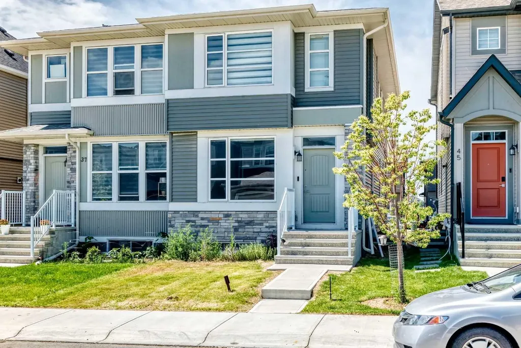 41 Corner Glen Row NE Calgary AB T3N 1B9