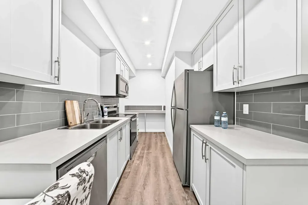 41 Corner Glen Row NE Calgary AB T3N 1B9