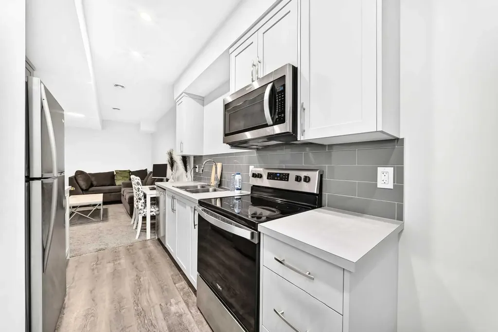 41 Corner Glen Row NE Calgary AB T3N 1B9
