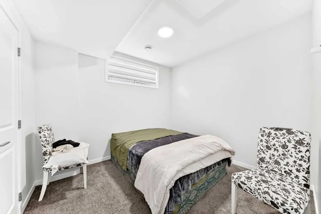 41 Corner Glen Row NE Calgary AB T3N 1B9