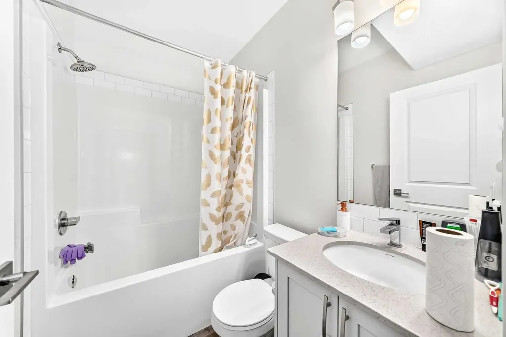 41 Corner Glen Row NE Calgary AB T3N 1B9