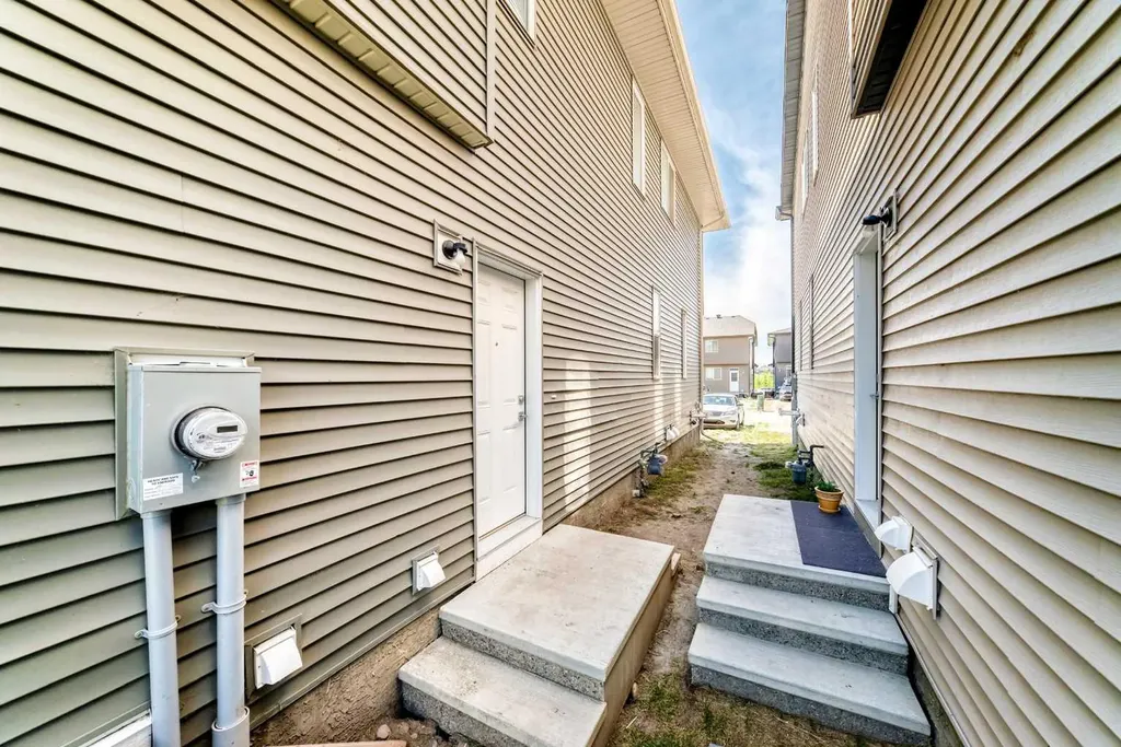 41 Corner Glen Row NE Calgary AB T3N 1B9