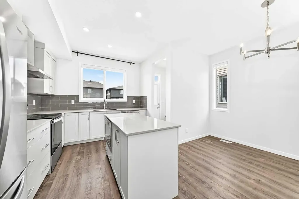 41 Corner Glen Row NE Calgary AB T3N 1B9