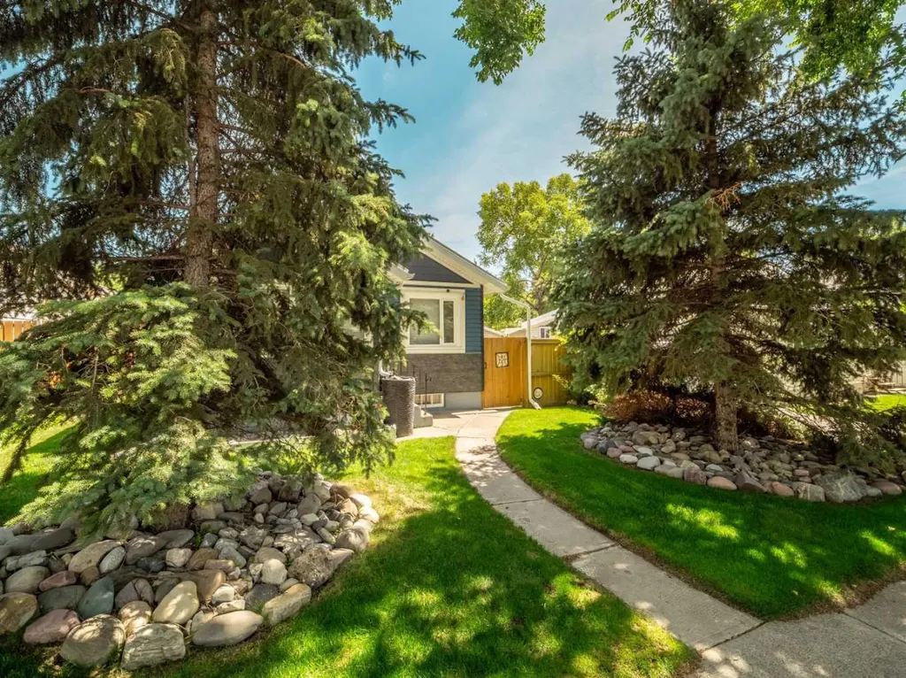 239 19 Street N Lethbridge AB T1H 3J9