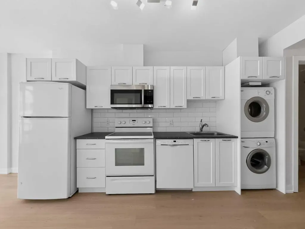 3830 Brentwood Road NW Calgary AB T2L 2J9