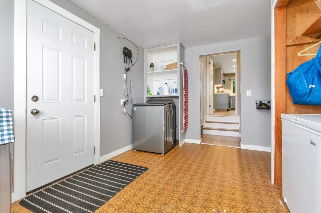 5215 52 Avenue Eckville AB T0M 0X0