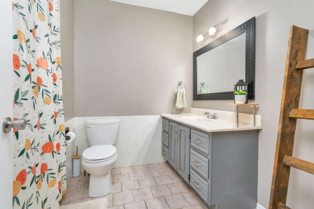 5215 52 Avenue Eckville AB T0M 0X0