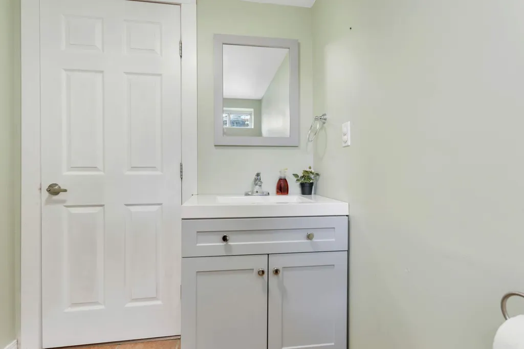 5215 52 Avenue Eckville AB T0M 0X0