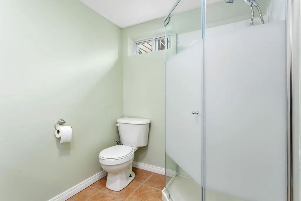 5215 52 Avenue Eckville AB T0M 0X0