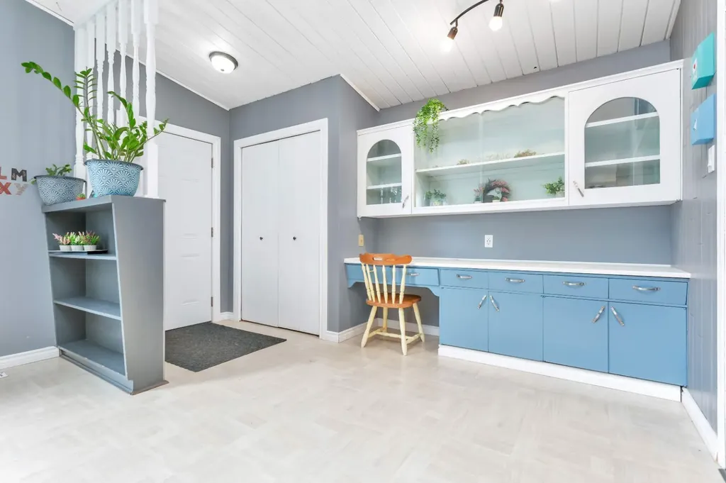 5215 52 Avenue Eckville AB T0M 0X0