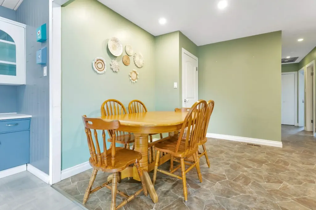 5215 52 Avenue Eckville AB T0M 0X0