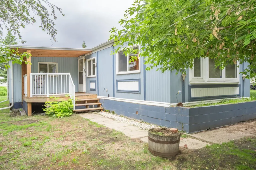 #8 48a Street Close Alix AB T0C 0B0