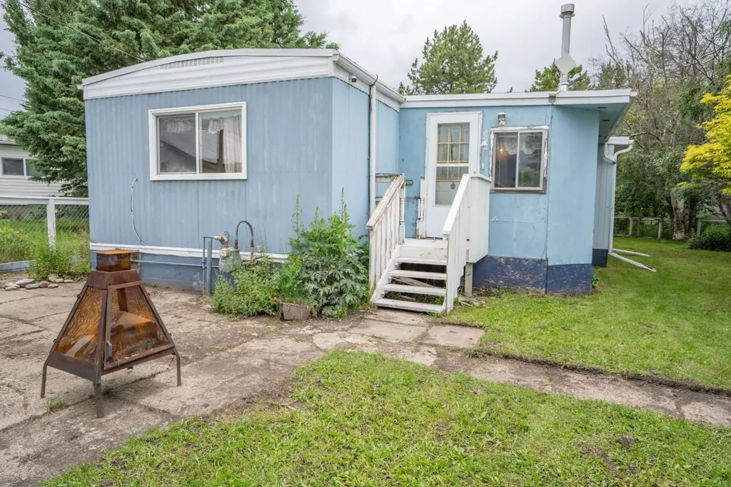 #8 48a Street Close Alix AB T0C 0B0