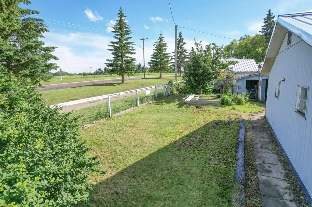 #8 48a Street Close Alix AB T0C 0B0