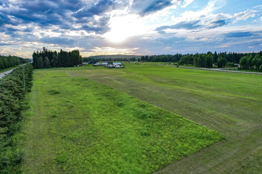 9 West Country Rural Clearwater County AB T4T 2A3