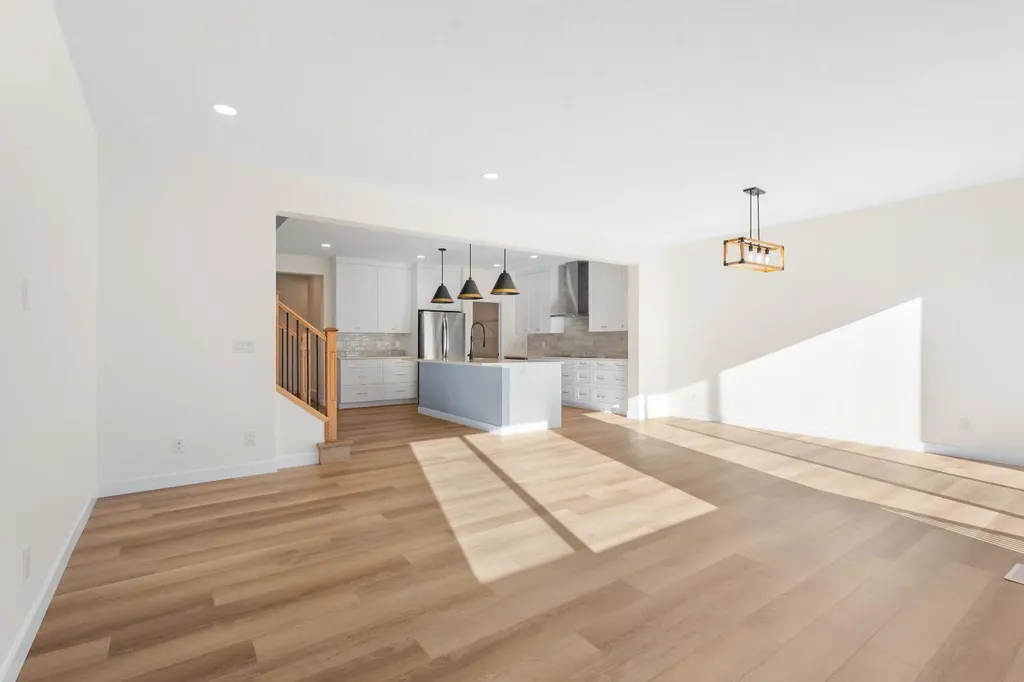 53 Versant Point SW Calgary AB T2Y0X1