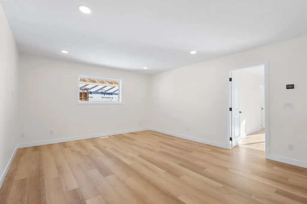 53 Versant Point SW Calgary AB T2Y0X1