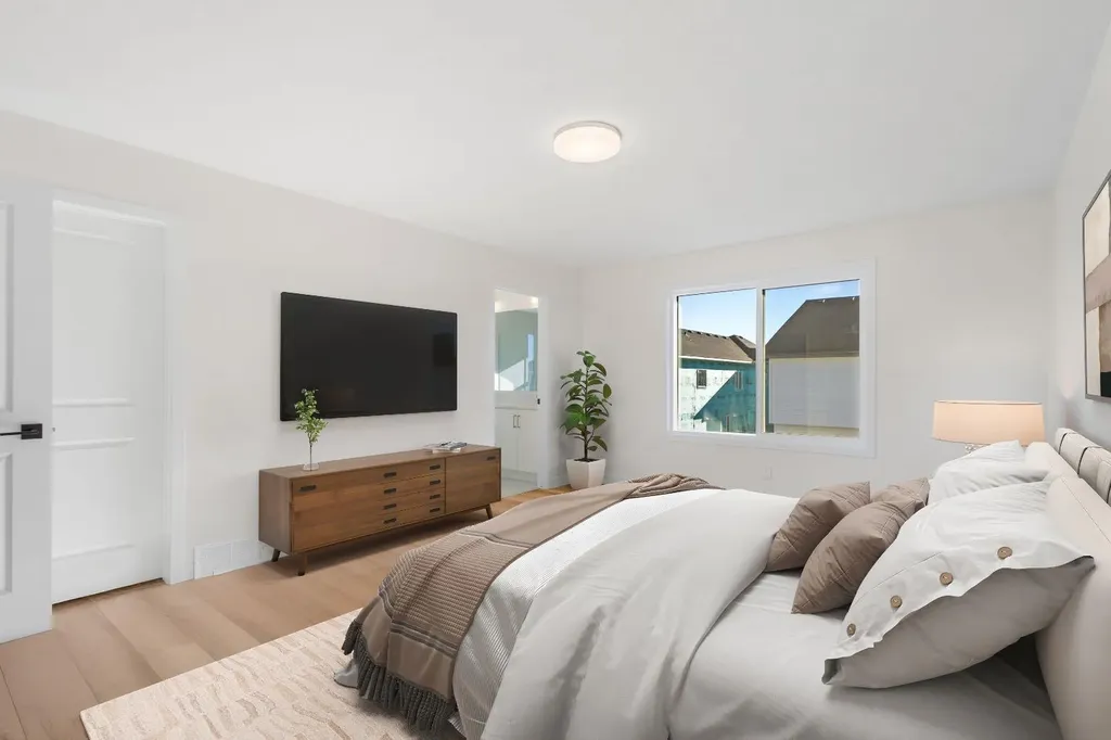 53 Versant Point SW Calgary AB T2Y0X1