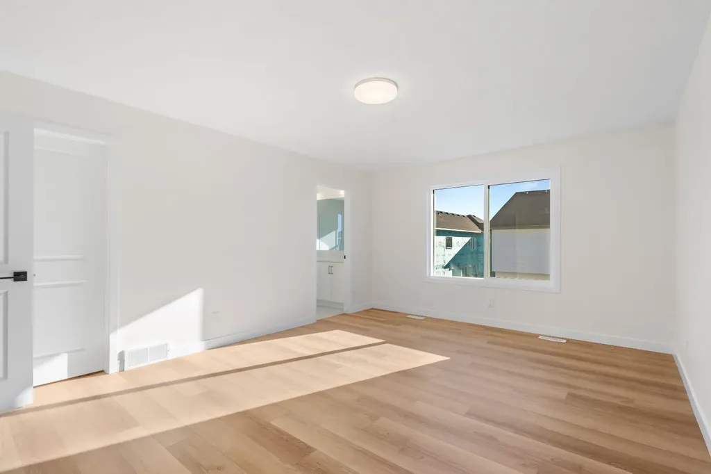 53 Versant Point SW Calgary AB T2Y0X1