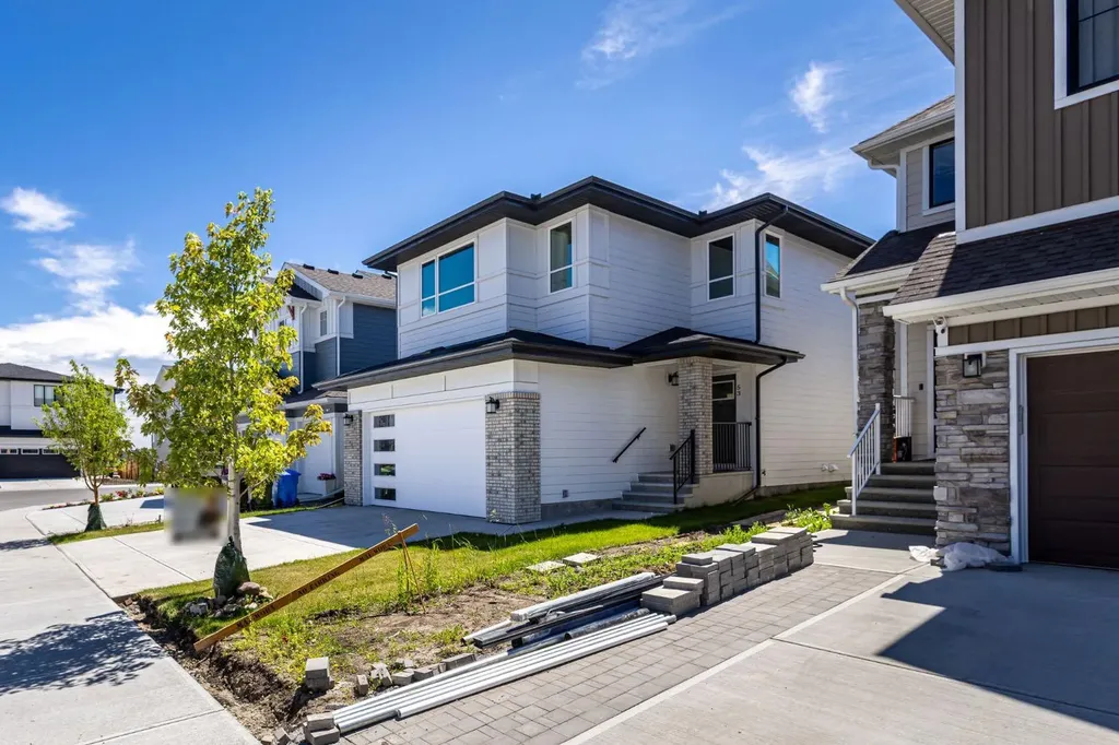 53 Versant Point SW Calgary AB T2Y0X1
