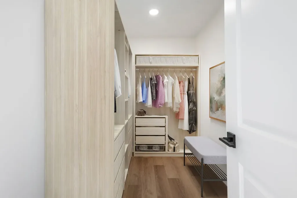 53 Versant Point SW Calgary AB T2Y0X1