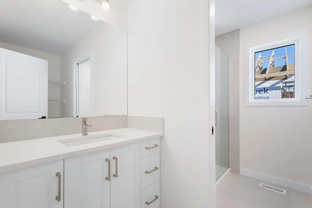 53 Versant Point SW Calgary AB T2Y0X1