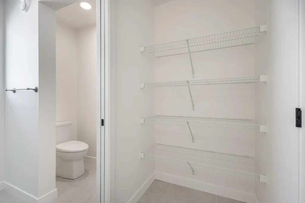 53 Versant Point SW Calgary AB T2Y0X1