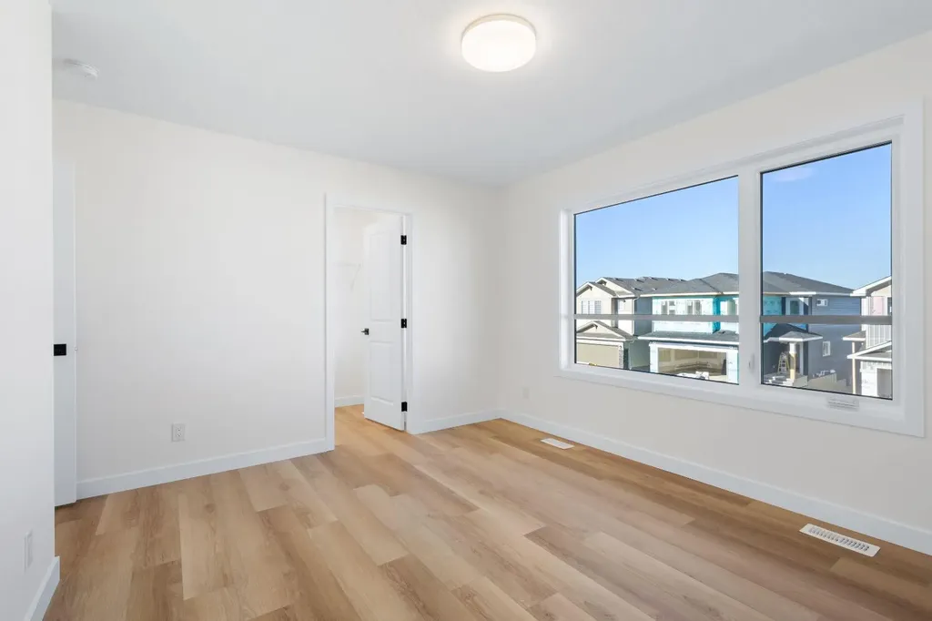 53 Versant Point SW Calgary AB T2Y0X1