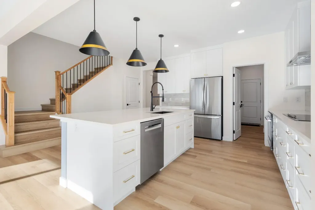 53 Versant Point SW Calgary AB T2Y0X1