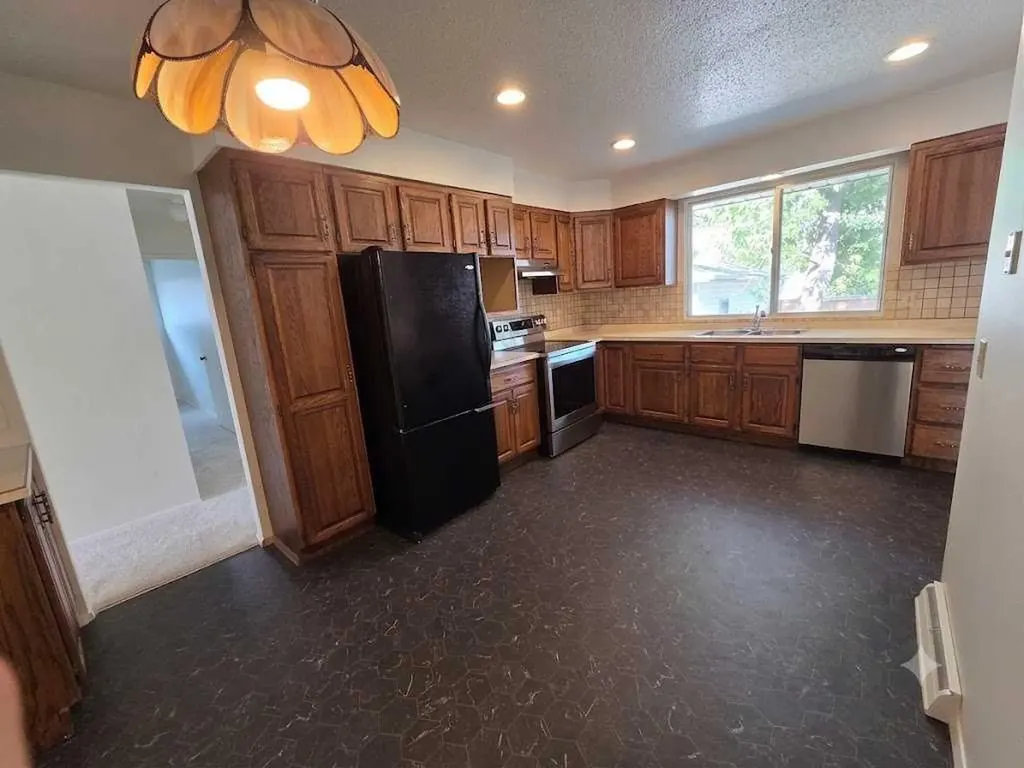 5936 Dalmead Crescent NW Calgary AB T3A1E6