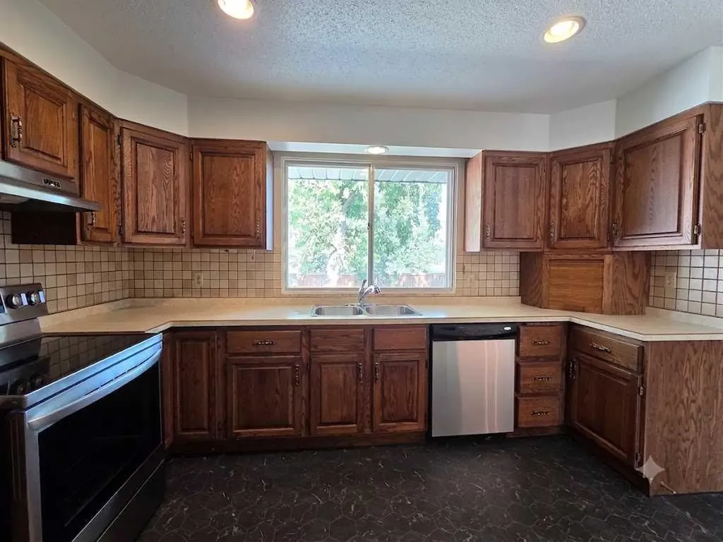 5936 Dalmead Crescent NW Calgary AB T3A1E6