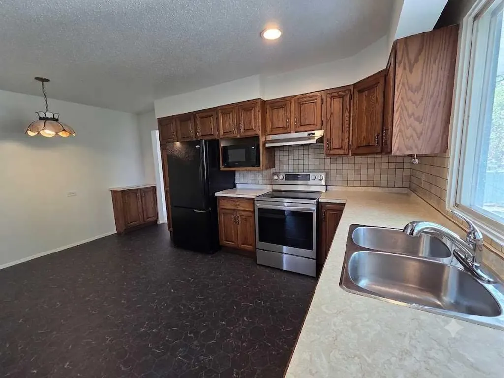 5936 Dalmead Crescent NW Calgary AB T3A1E6