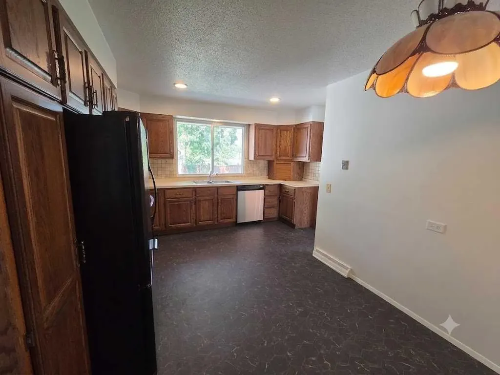 5936 Dalmead Crescent NW Calgary AB T3A1E6