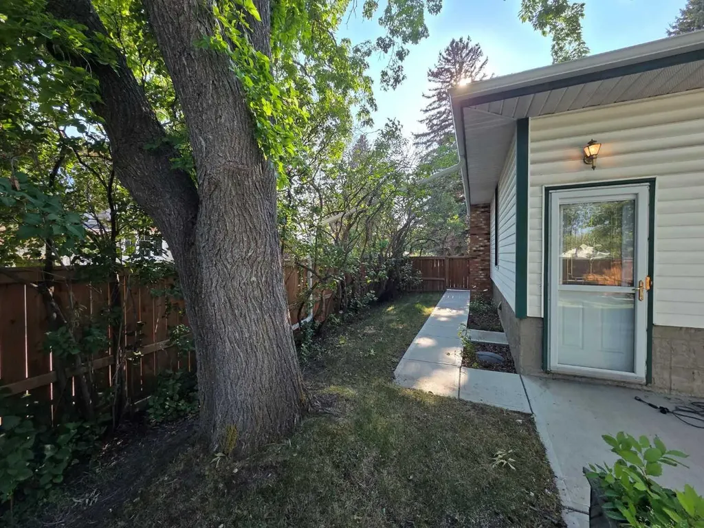 5936 Dalmead Crescent NW Calgary AB T3A1E6