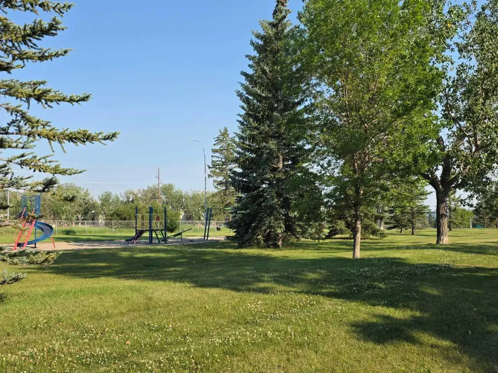 5936 Dalmead Crescent NW Calgary AB T3A1E6