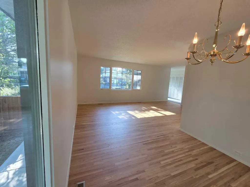 5936 Dalmead Crescent NW Calgary AB T3A1E6