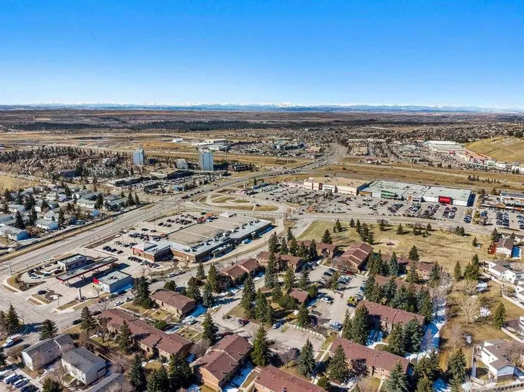 3809 45 Street SW Calgary AB T3E3H4