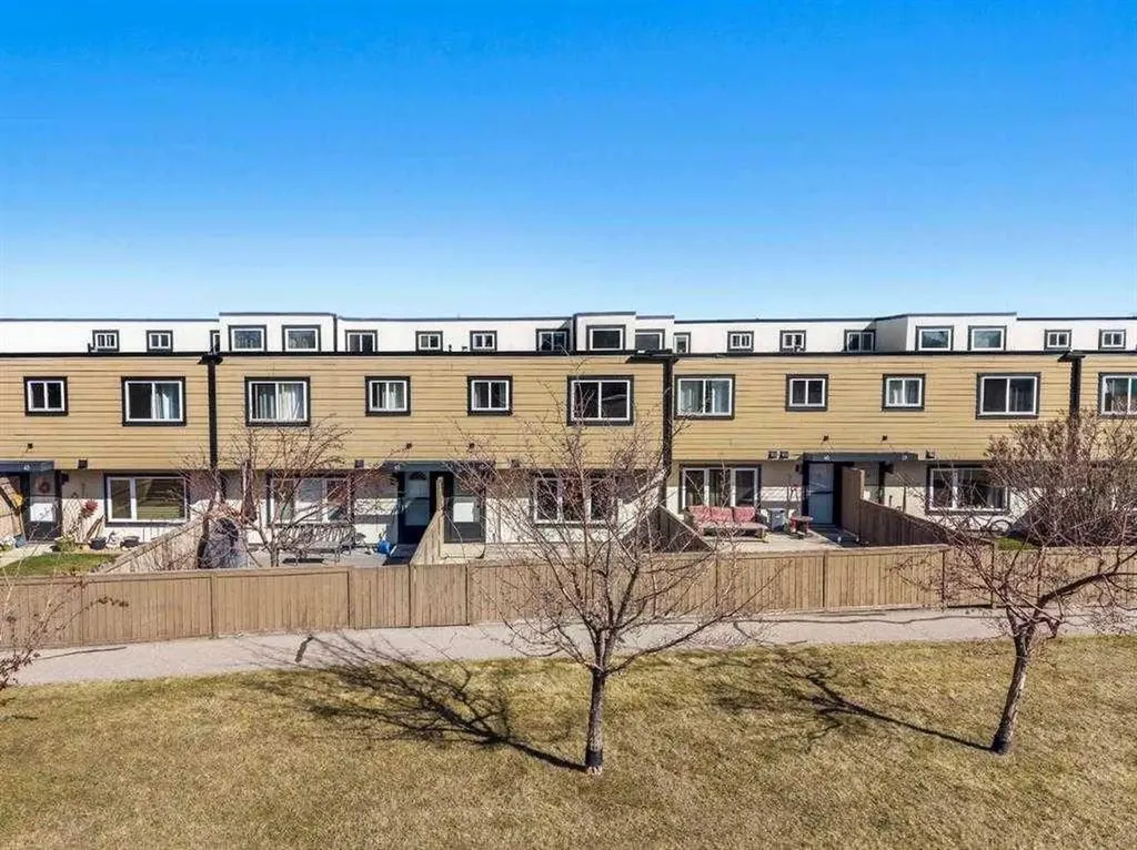 3809 45 Street SW Calgary AB T3E3H4
