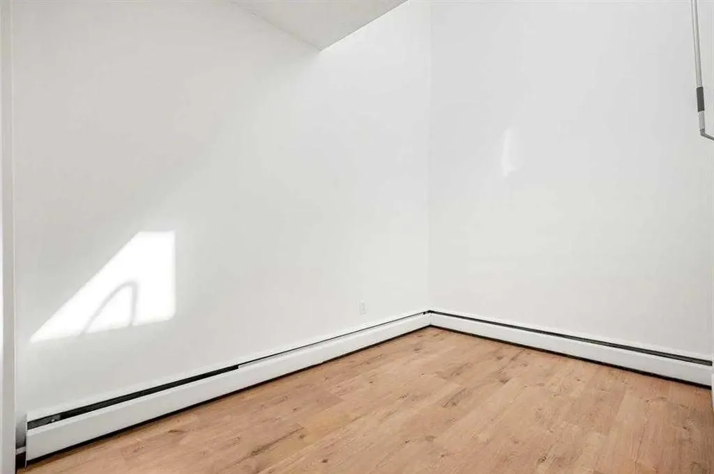 3809 45 Street SW Calgary AB T3E3H4