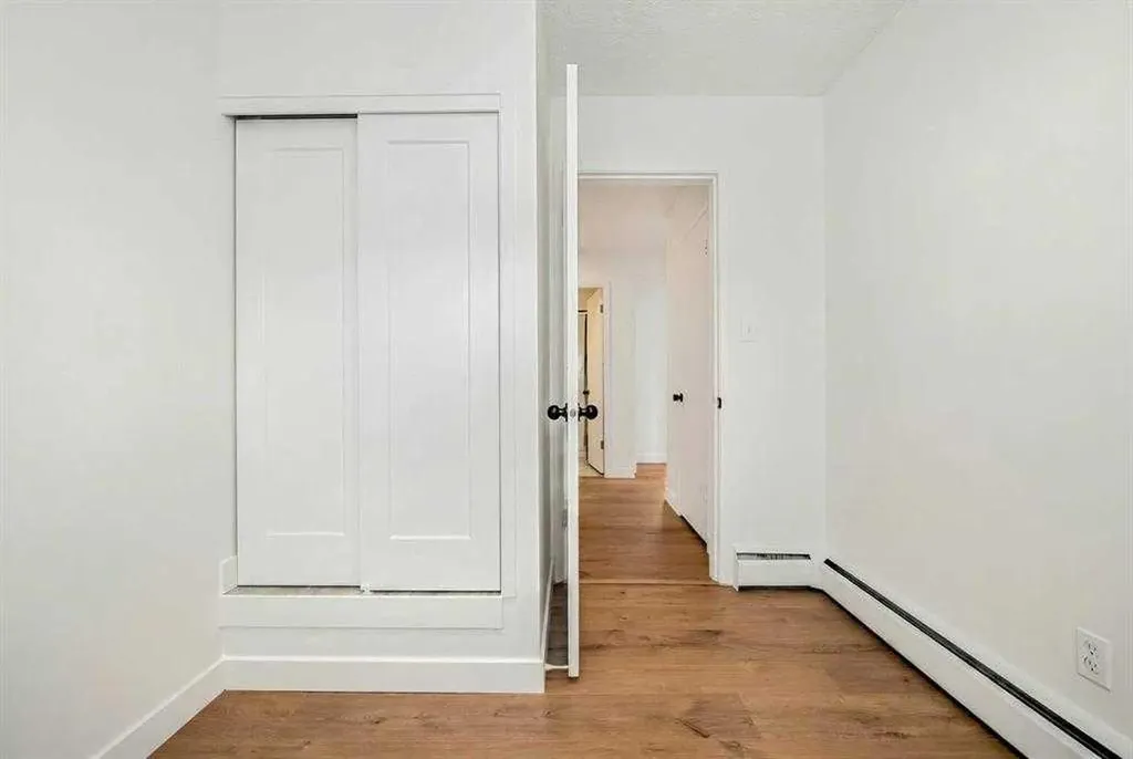3809 45 Street SW Calgary AB T3E3H4