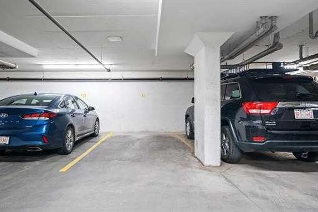24 Sage Hill Terrace NW Calgary AB T3R 0W9